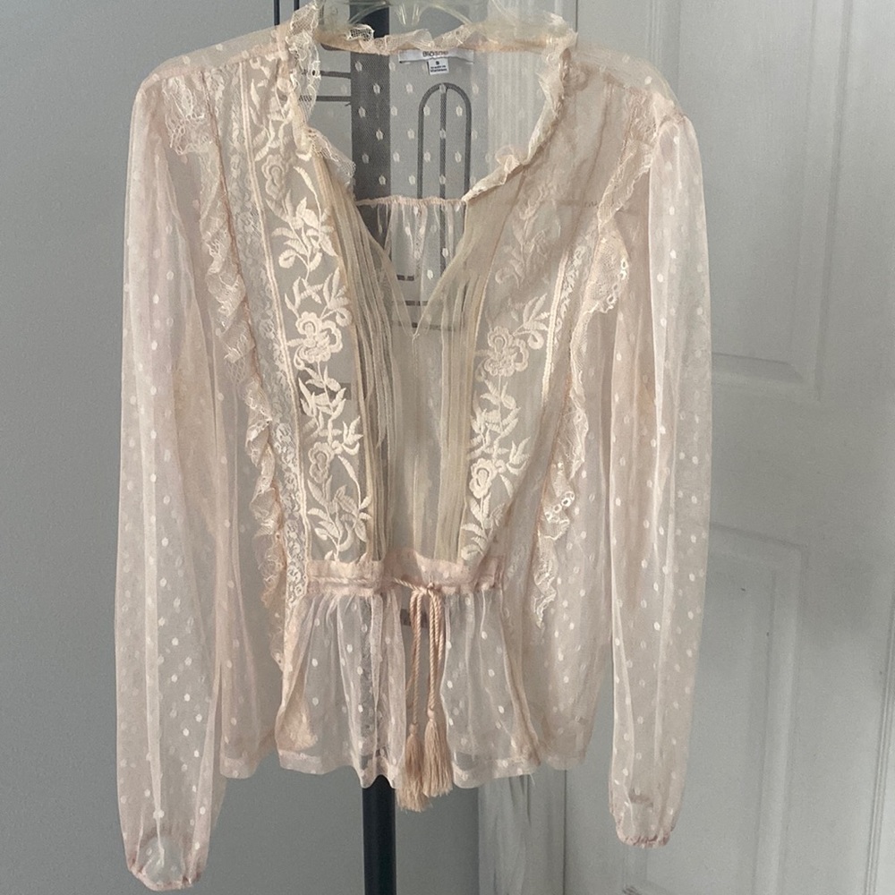 Lace long sleeve blouse